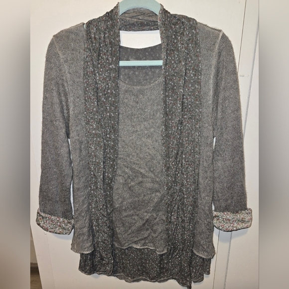 Made in Italy Layered Top Sweater with Scarf Charcoal Gray with Floral Women's M - Picture 1 of 9
